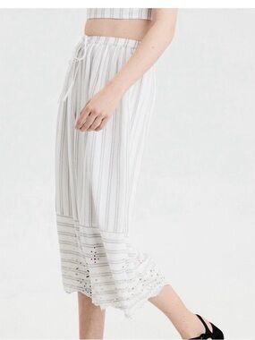 American Eagle Outfitters Eyelet Trim Cropped Top and Wide Leg Pants. Size XS